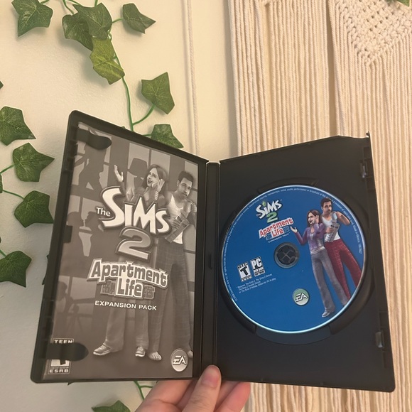 LOT: All My Sims 2 Games (Double Deluxe, University, Seasons, and more!) - Picture 6 of 14